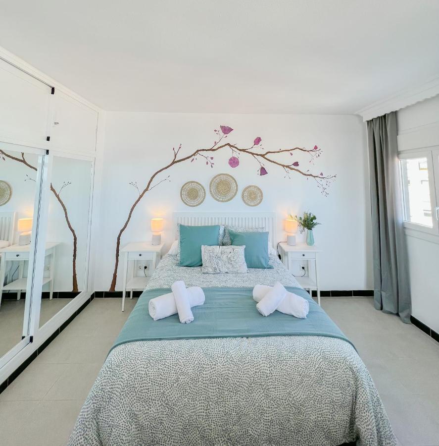 Beautiful Sea Views Apartment Pool & Beach Торремолинос Экстерьер фото