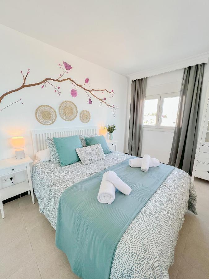 Beautiful Sea Views Apartment Pool & Beach Торремолинос Экстерьер фото